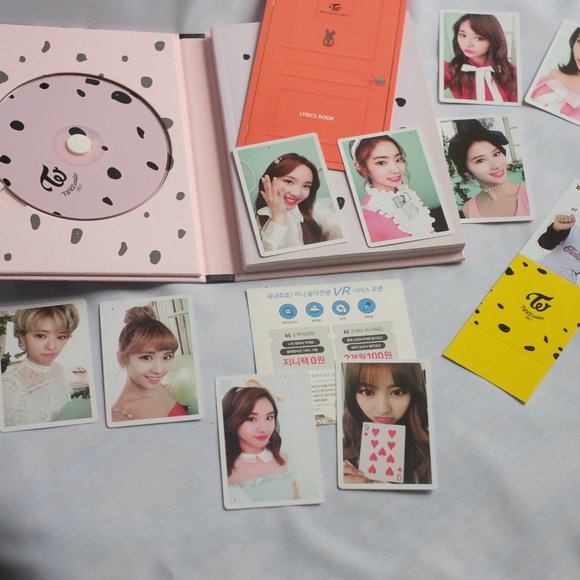 K-Pop TWICECoaster : Lane 2 +Photobook+Photocard - Picture 4 of 9